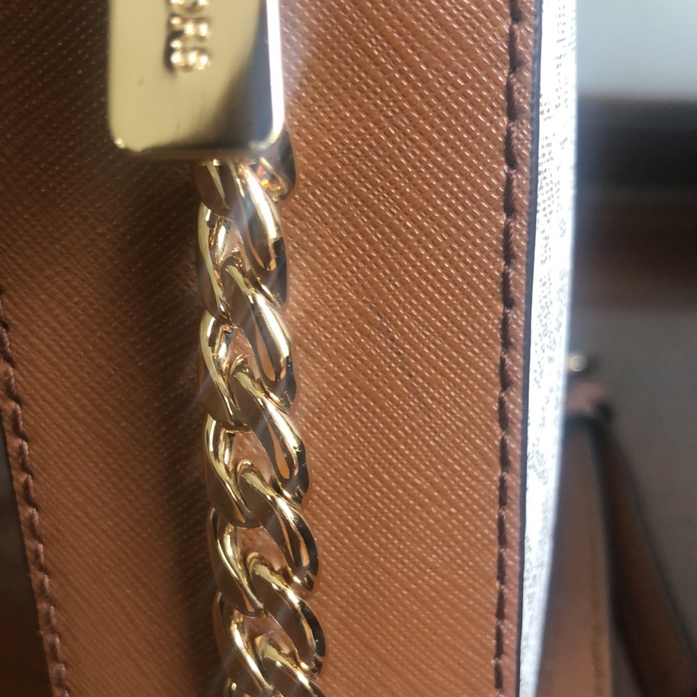 Michael Kors crossbody purse - Picture 8 of 8